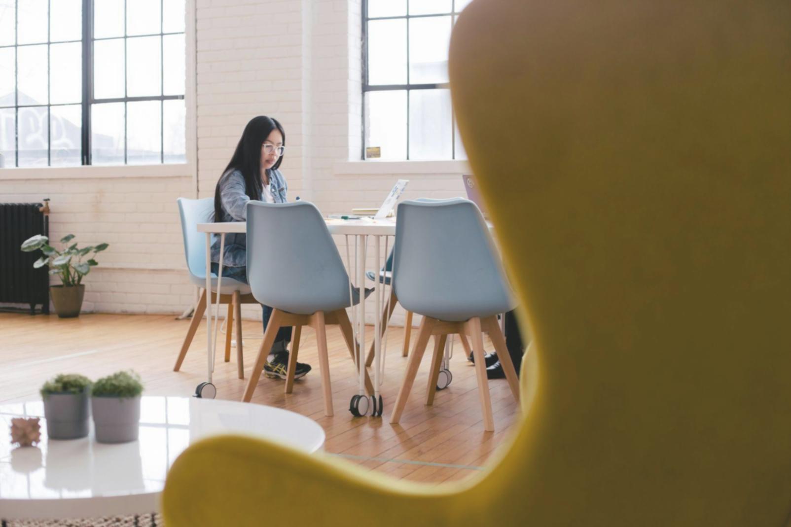 Internationale Studierende bei der Gruppenarbeit